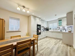 Kitchen-Diner- click for photo gallery